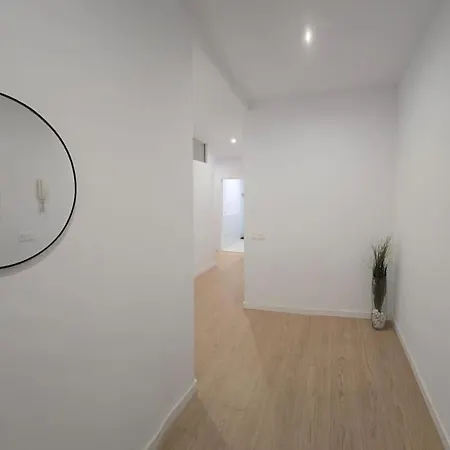 Angelos Urban Spacious Perfect For Remote Workers And Vacationers By Namaste Elite Malaga