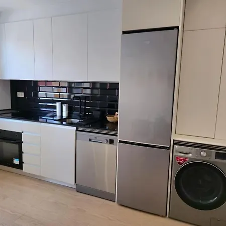 Angelos Urban Spacious Perfect For Remote Workers And Vacationers By Namaste Elite *